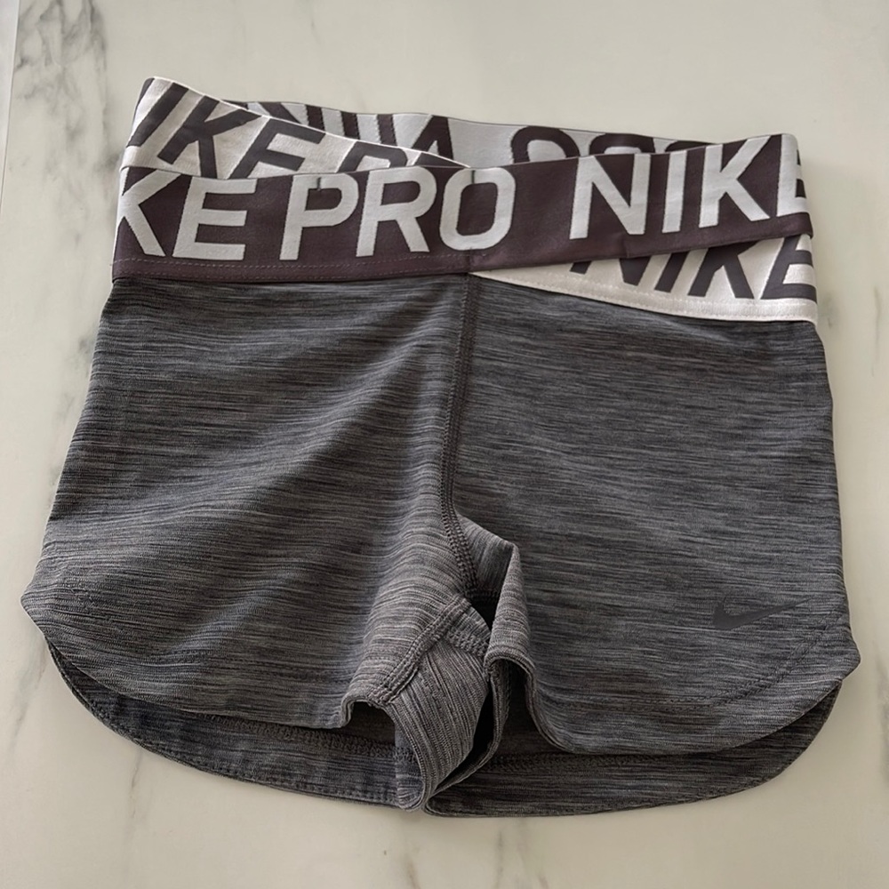 NIKE PRO Women’s Dri-Fit Shorts size XS in Oil Grey/Heather/Thunder Grey